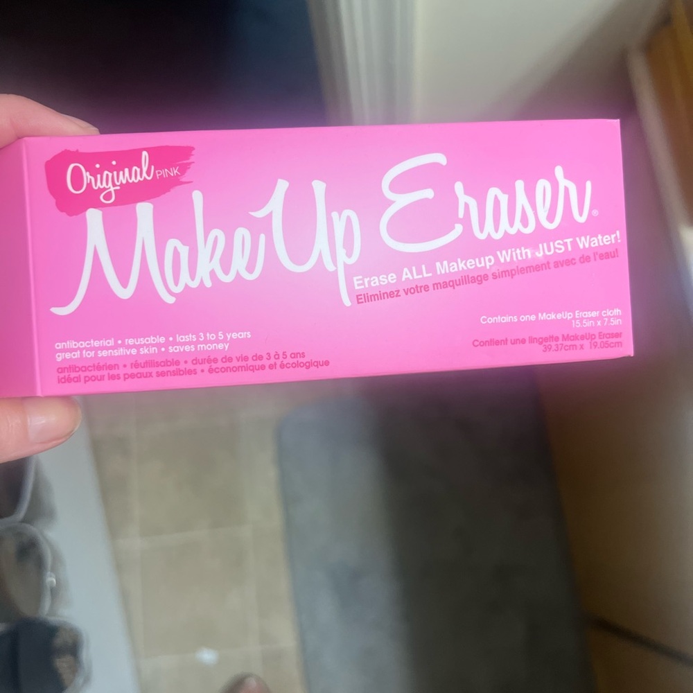 New in box original make up eraser!